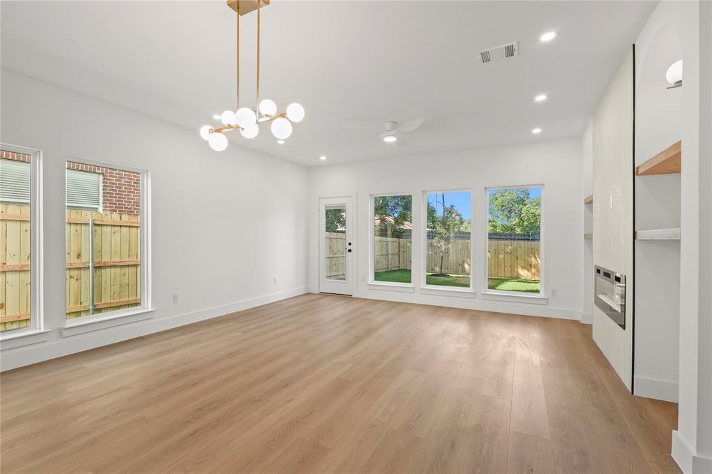 Jd Herndons Sub Cb 1272 - Residential Lease