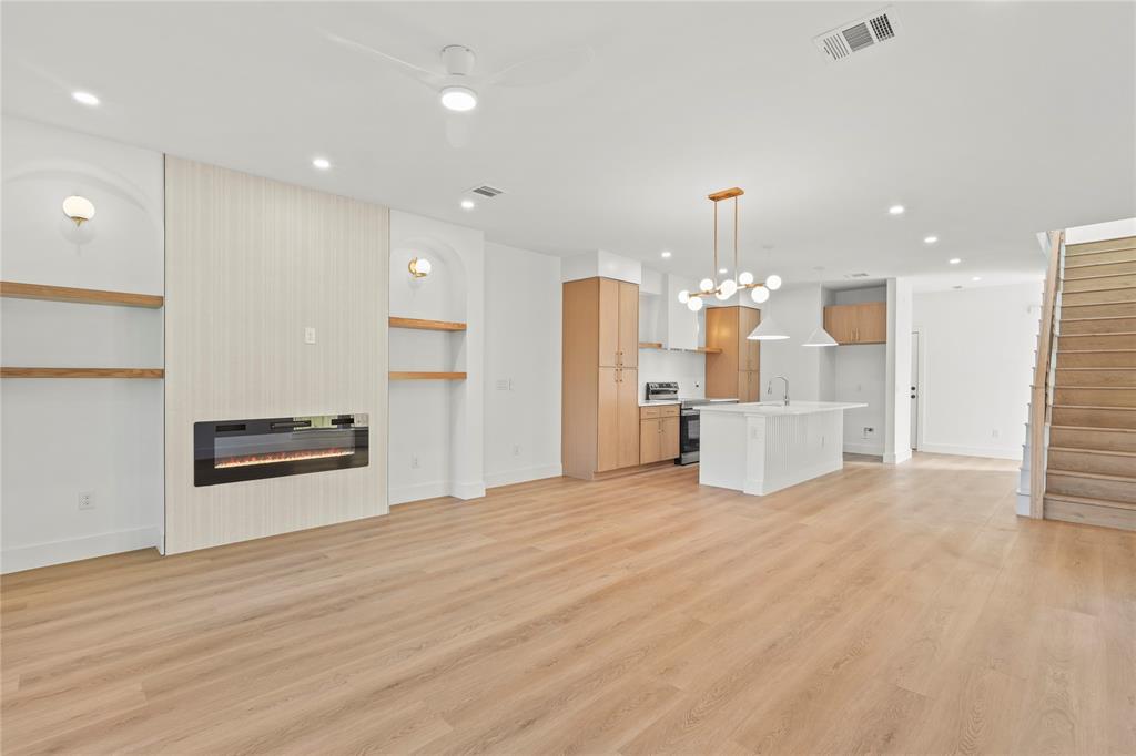 Jd Herndons Sub Cb 1272 - Residential Lease