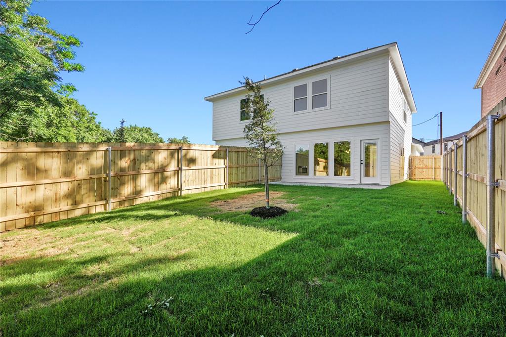 Jd Herndons Sub Cb 1272 - Residential Lease