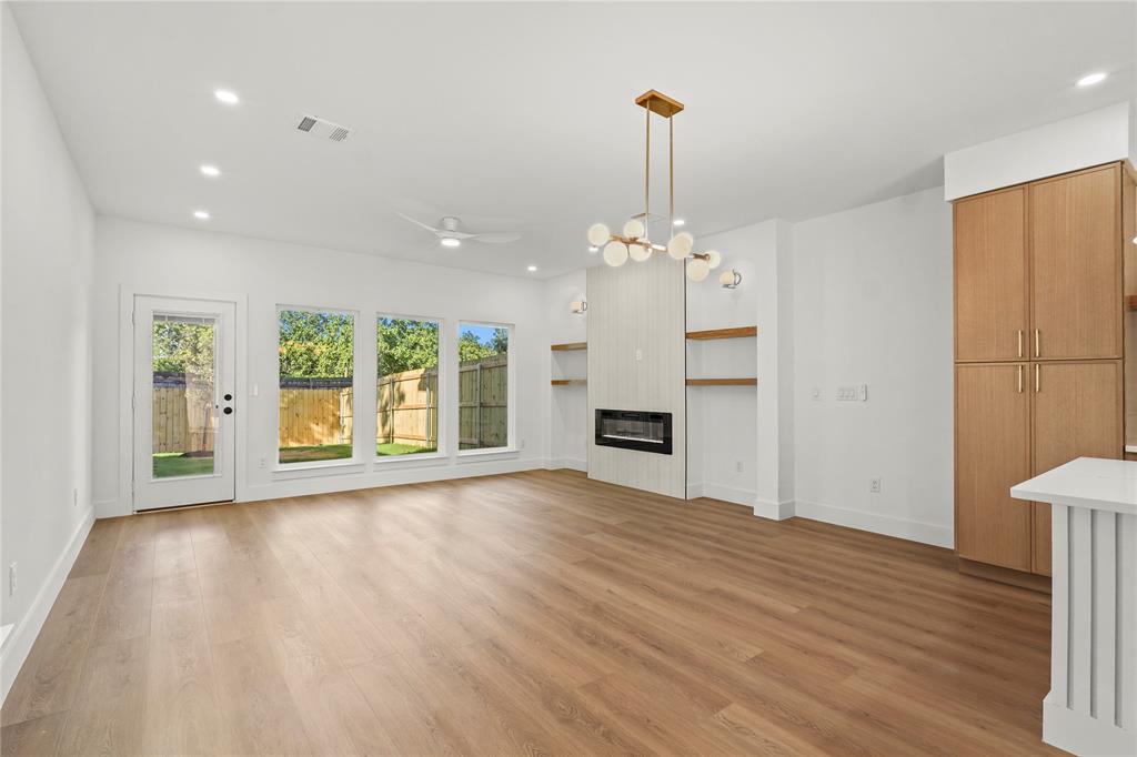 Jd Herndons Sub Cb 1272 - Residential Lease