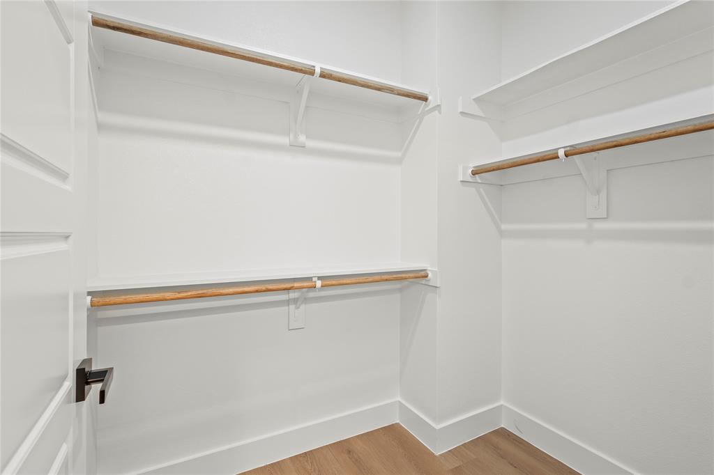 Jd Herndons Sub Cb 1272 - Residential Lease