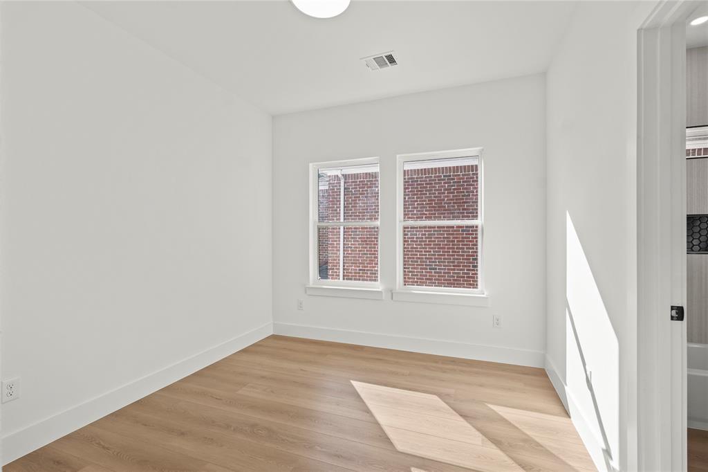 Jd Herndons Sub Cb 1272 - Residential Lease