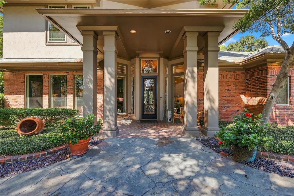 800 Oakwood Court