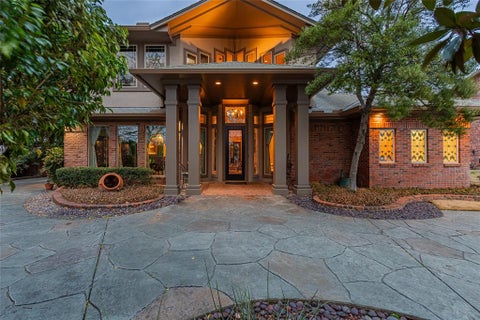 Photo of 800 Oakwood Court, Highland Village, TX 75077 (MLS # 21408811)