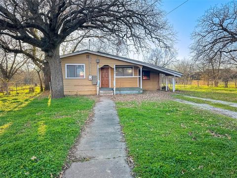 A home in Mineral Wells