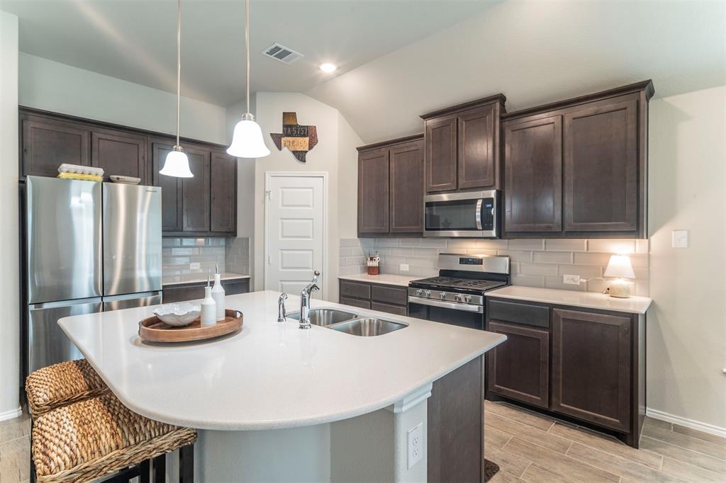 1828 Abelia Lane