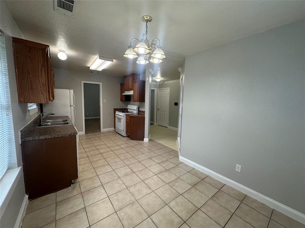 Oak Cliff Gardens - Residential Lease