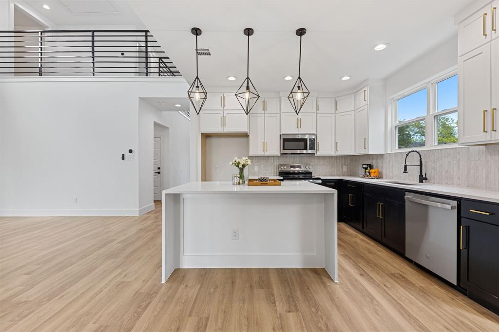 Ervay Terrace - Residential