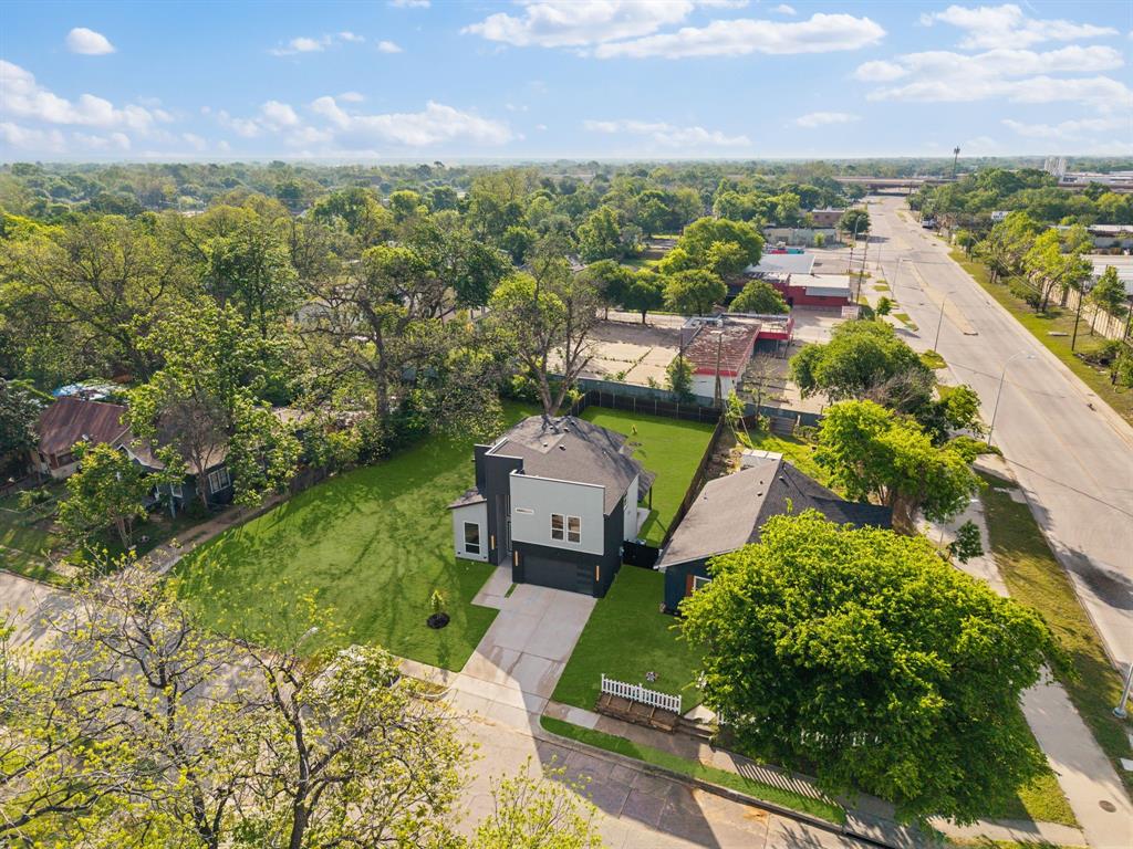 Ervay Terrace - Residential