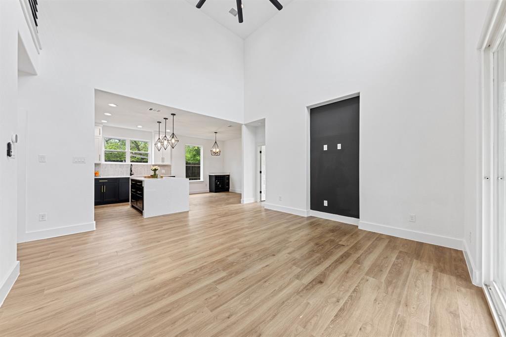Ervay Terrace - Residential