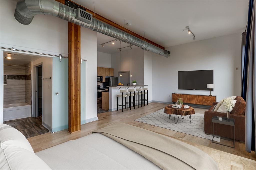 Live Oak Lofts Condo - Residential