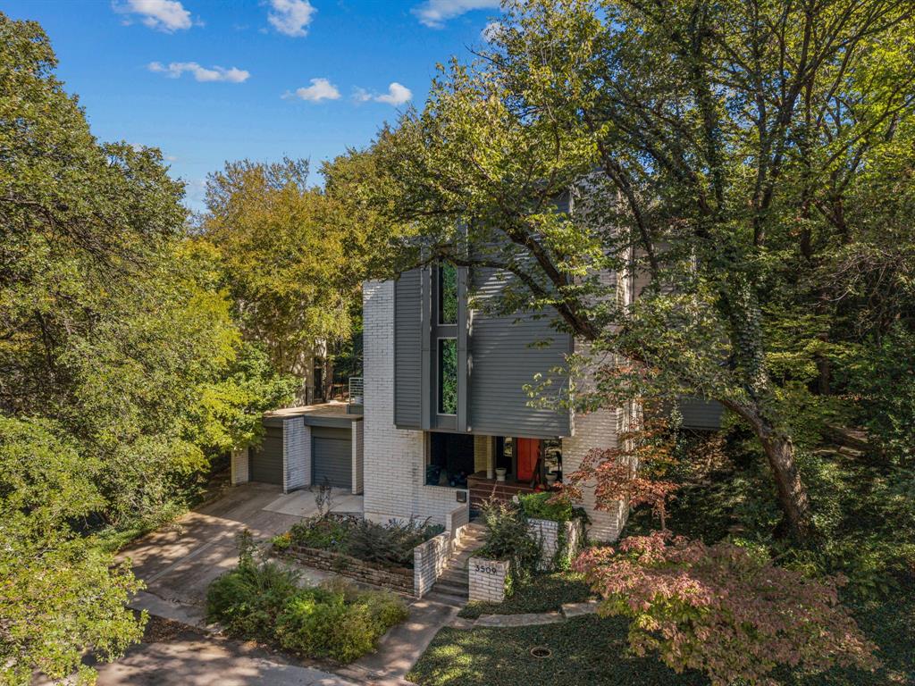 Mc Carthy Condo - Residential