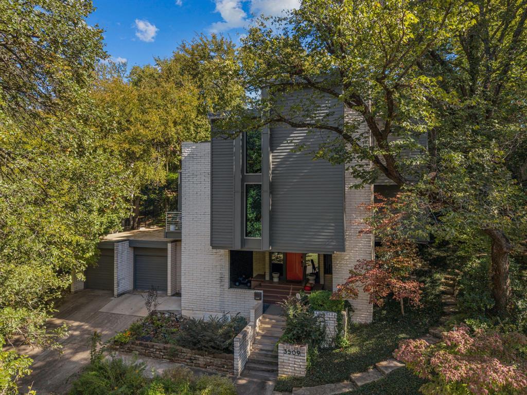 Mc Carthy Condo - Residential