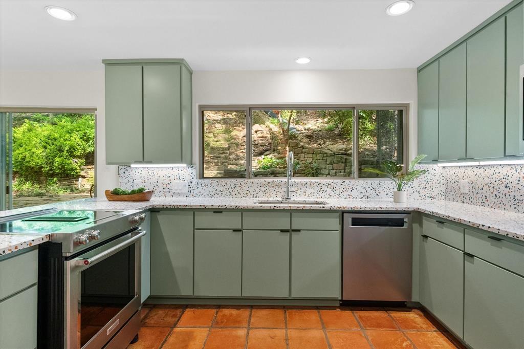 Mc Carthy Condo - Residential