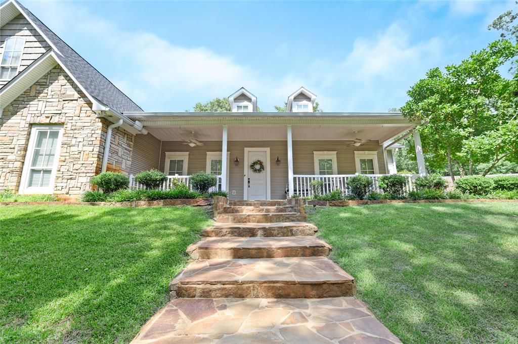 Photo of 525 County Road 2317, Mineola, TX 75773 (MLS # 21194346)
