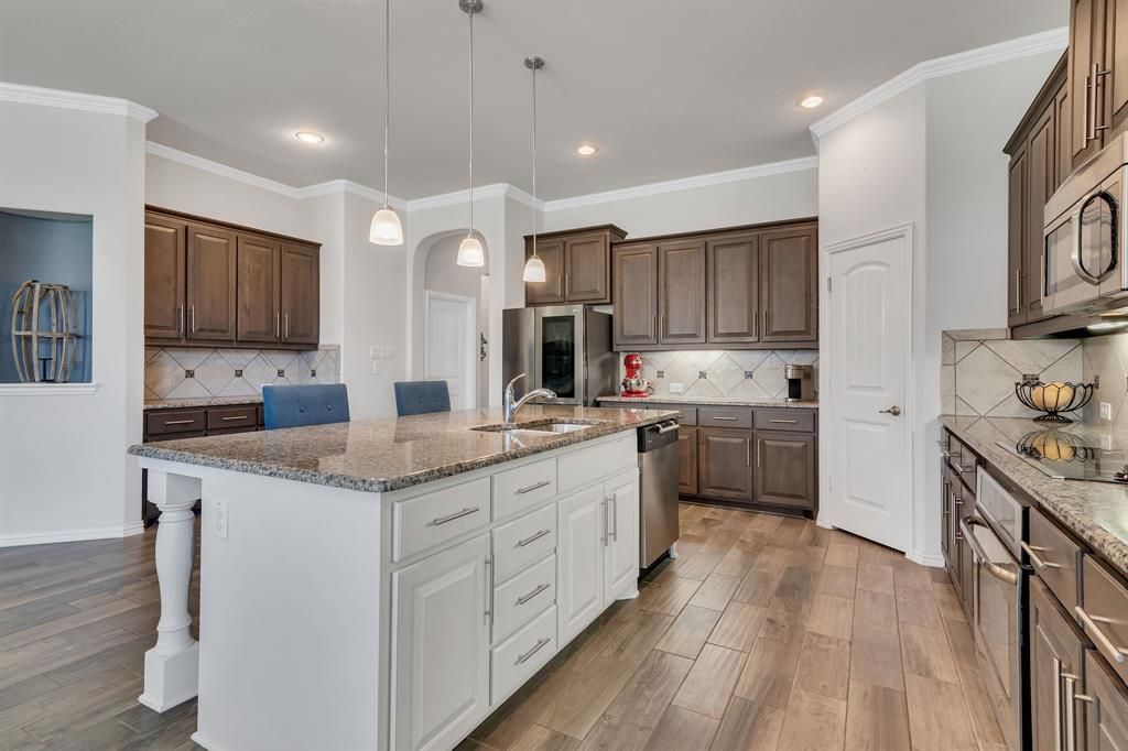 Photo of 12821 Coast Way, Fort Worth, TX 76244 (MLS # 21189027)