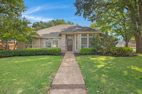 Photo of 8000 Arlie Lane, North Richland Hills, TX 76182 (MLS # 21412158)