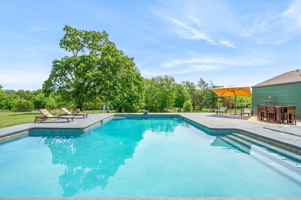 Kaufman, Texas, 75142, United States, 4 Bedrooms Bedrooms, ,3 BathroomsBathrooms,Residential,Active,2043830