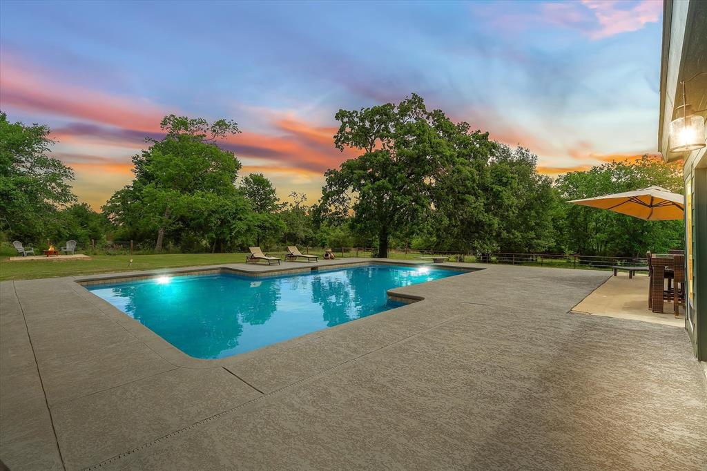 Kaufman, Texas, 75142, United States, 4 Bedrooms Bedrooms, ,3 BathroomsBathrooms,Residential,Active,2043830