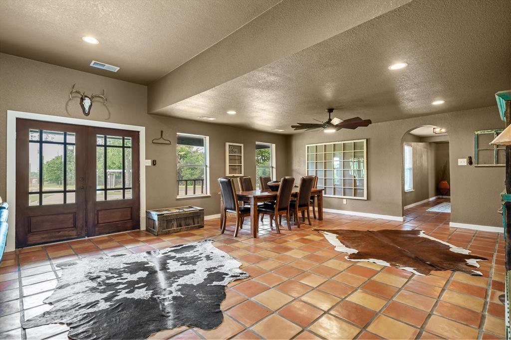 Kaufman, Texas, 75142, United States, 4 Bedrooms Bedrooms, ,3 BathroomsBathrooms,Residential,Active,2043830