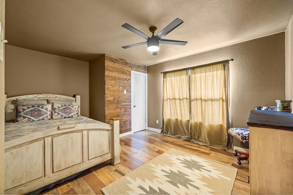 Kaufman, Texas, 75142, United States, 4 Bedrooms Bedrooms, ,3 BathroomsBathrooms,Residential,Active,2043830