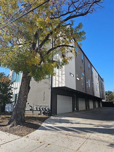 Photo of 2139 Mail Avenue #101, Dallas, TX 75235 (MLS # 21224842)