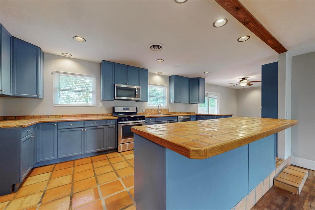 ABST 475 TR 23 S KINSEY - Residential