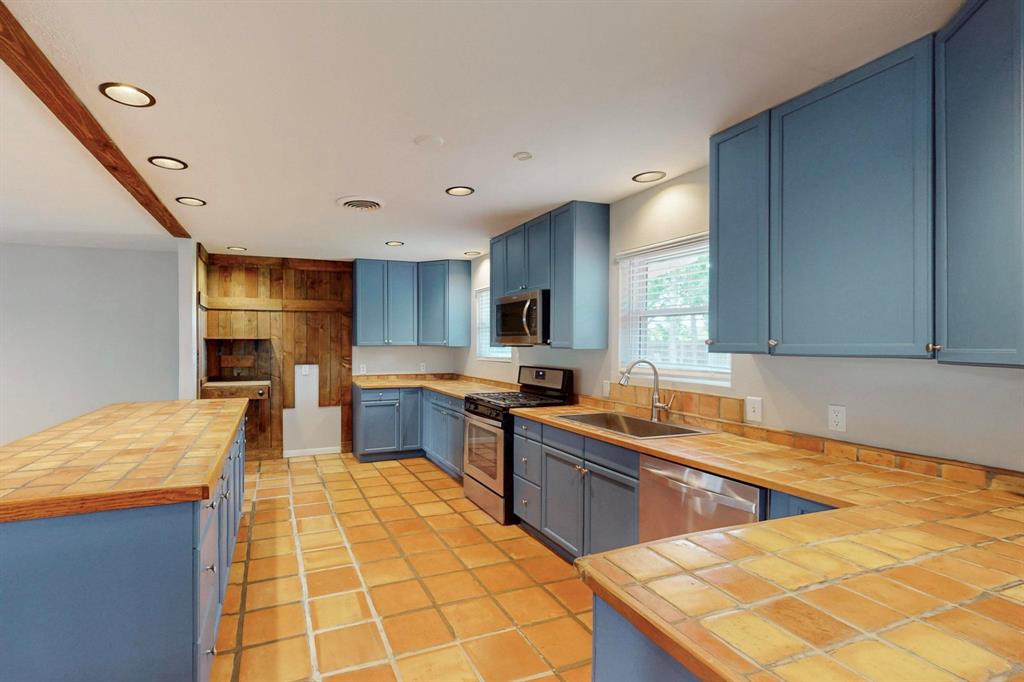 ABST 475 TR 23 S KINSEY - Residential