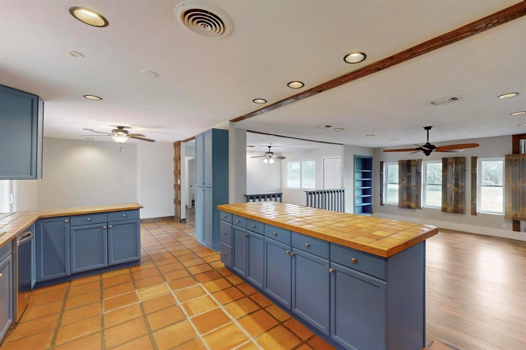 ABST 475 TR 23 S KINSEY - Residential