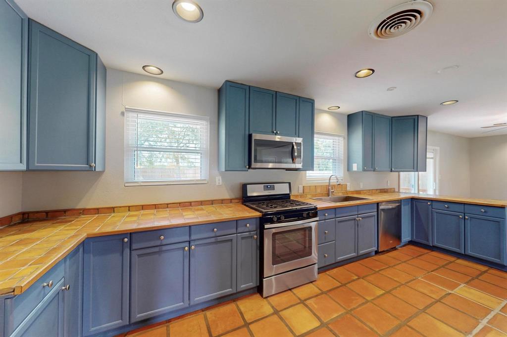 ABST 475 TR 23 S KINSEY - Residential