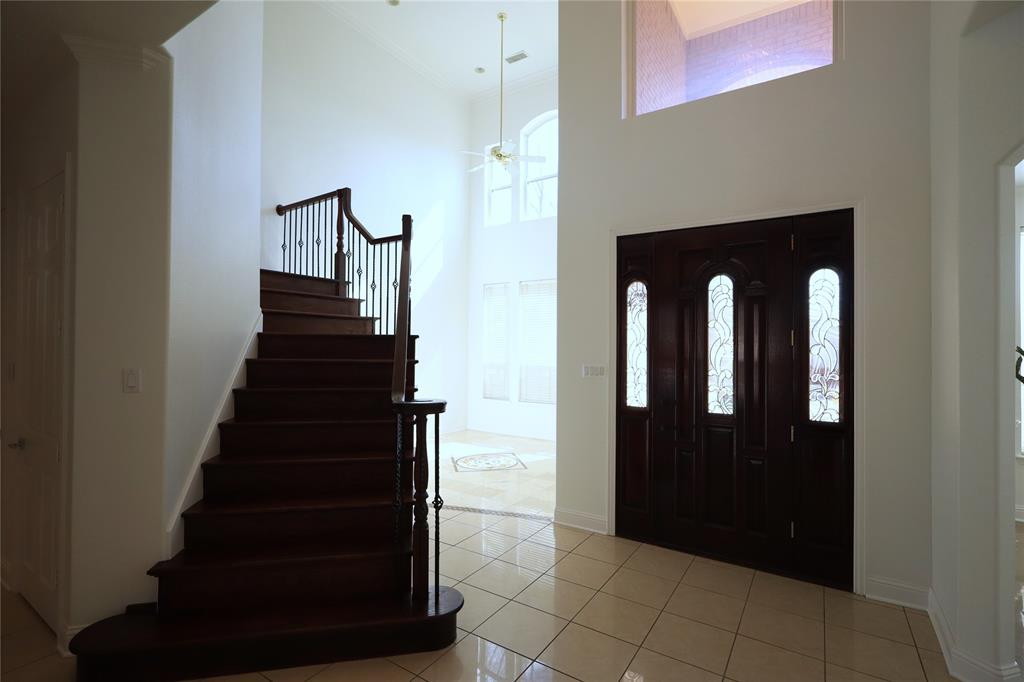 8925 Hunters Glen Trail