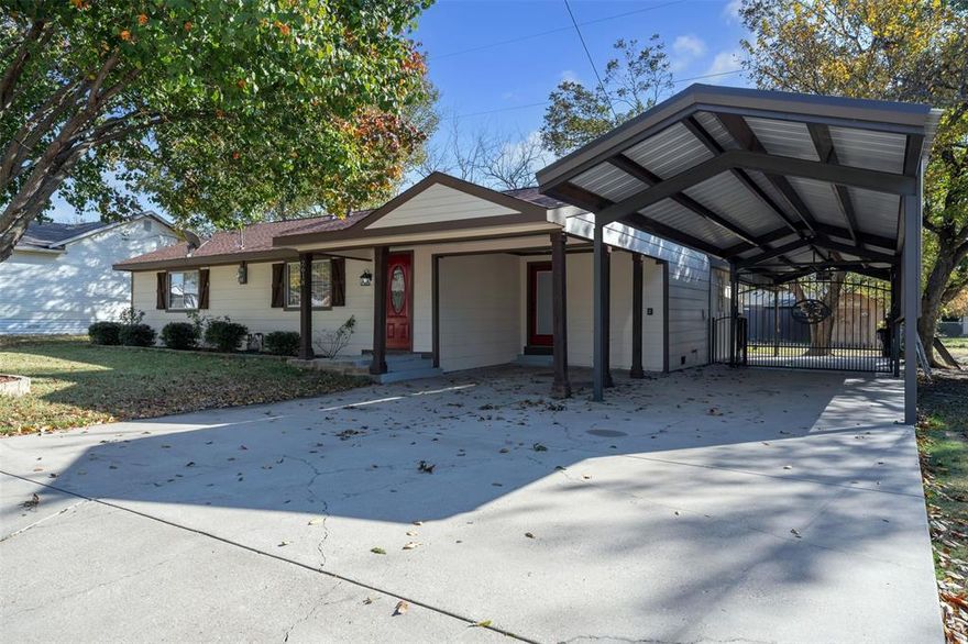 This spacious 4-bedroom, 2-bathroom home features all the upgrades one could need, a beautiful open concept living that takes you into the heart of the home, the kitchen. Featuring delightful, bright sunroom and an entertainer's backyard, it is much more than just your usual starter home. Enjoy hosting your family and friends in the bright sunroom or the back yard with its outdoor chimney, built-in grill, and ample space for gatherings under the Texas sky. This home is the perfect blend between cozy living with fantastic outdoor enjoyment. Come see it for yourself and schedule a showing today with your favorite realto!