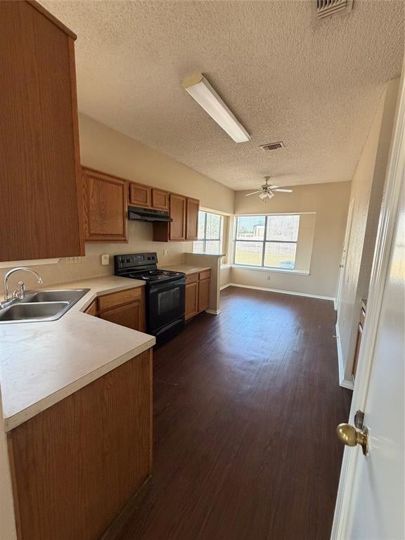 Photo of 425 Horse Shoe Bend, Mesquite, TX 75149 (MLS # 21375545)