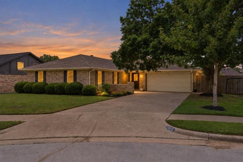Photo of 2915 Post Oak Court, Bedford, TX 76021 (MLS # 21299973)