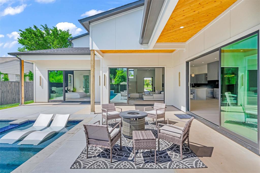 View Dallas, TX 75220 house
