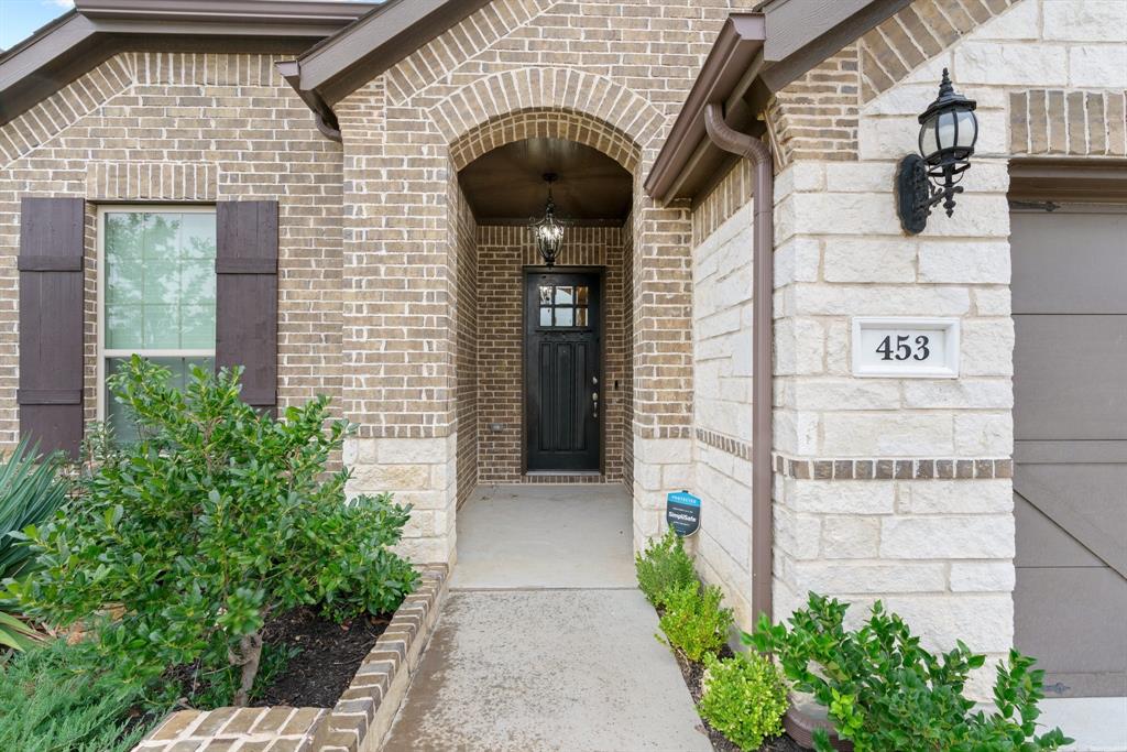 453 Letara Vista Drive
