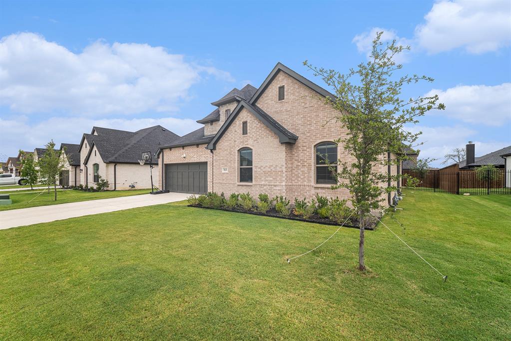 513 Fieldstone Lane