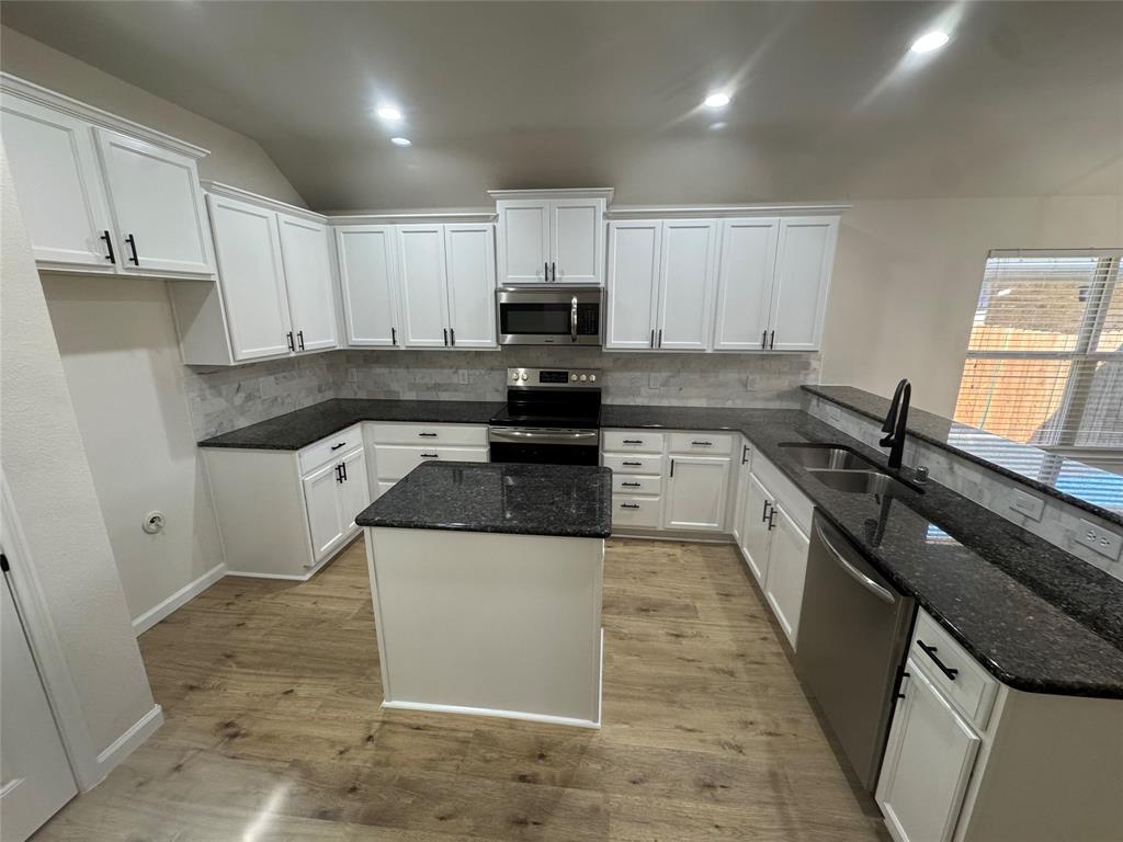 829 Lake Woodland Drive