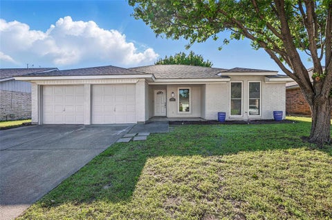 Photo of 7932 Berrybrook Drive, Watauga, TX 76148 (MLS # 21266725)