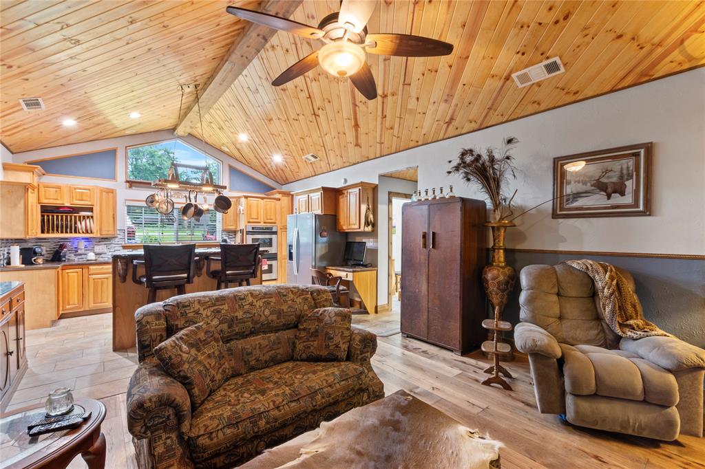 250 Whispering Oaks