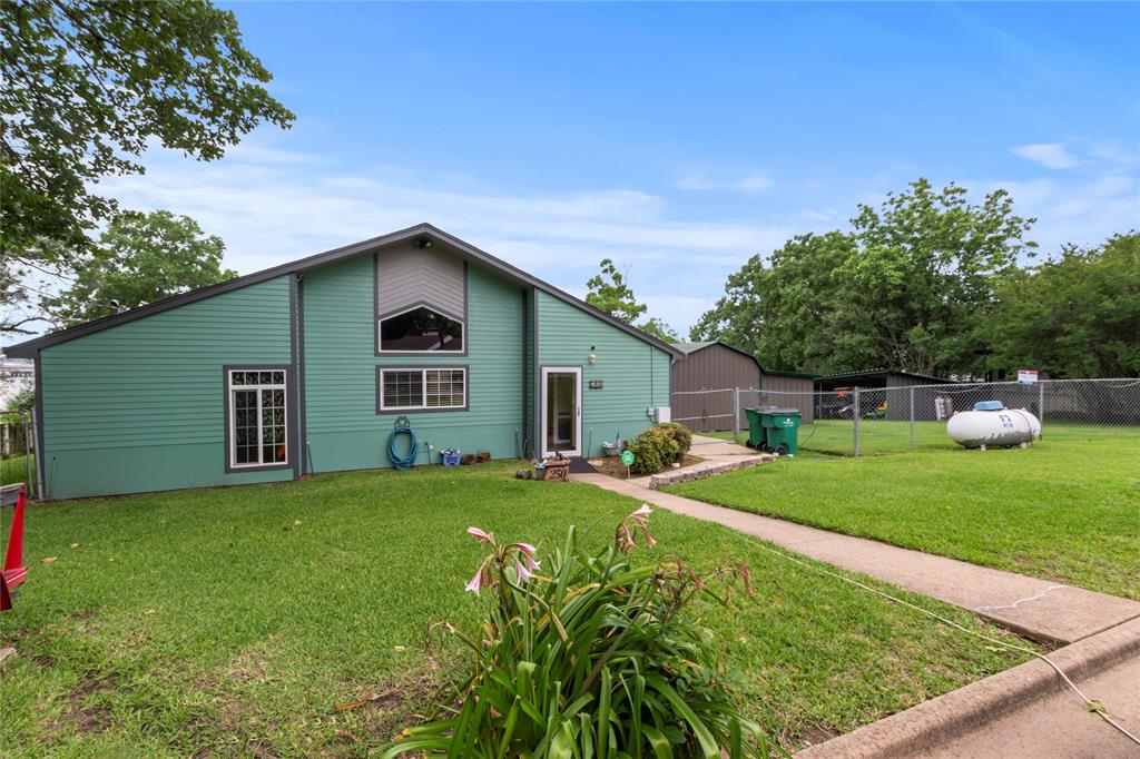 250 Whispering Oaks