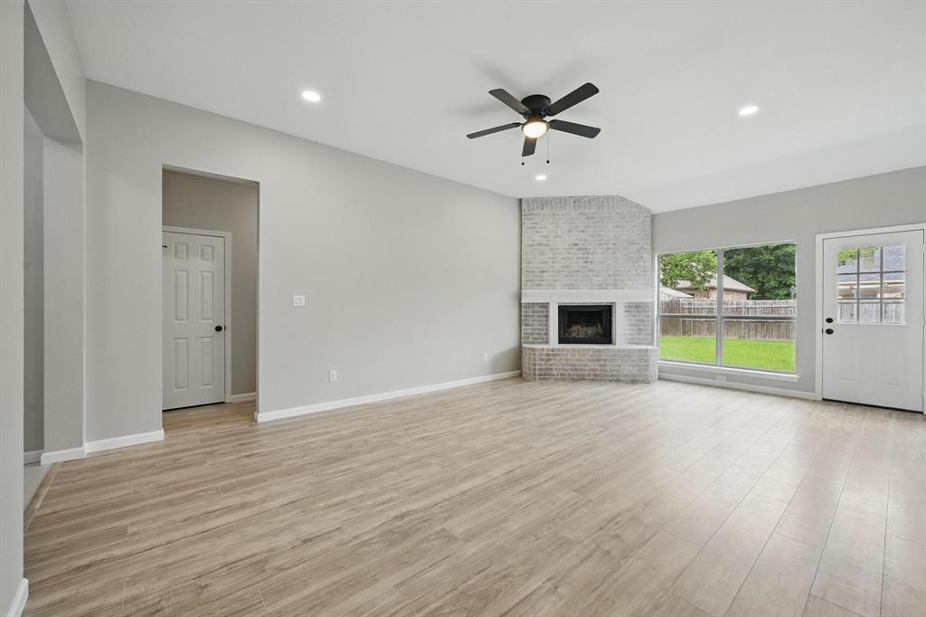 Shady Shores, Texas 76208, United States, 4 Bedrooms Bedrooms, ,2 BathroomsBathrooms,Residential,Pending,119920