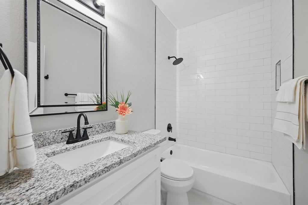 Shady Shores, Texas 76208, United States, 4 Bedrooms Bedrooms, ,2 BathroomsBathrooms,Residential,Pending,119920