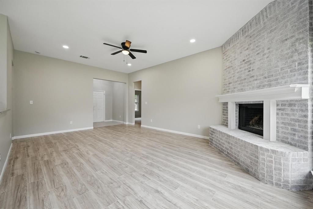 Shady Shores, Texas 76208, United States, 4 Bedrooms Bedrooms, ,2 BathroomsBathrooms,Residential,Pending,119920