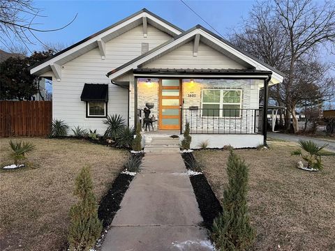 Photo of 1601 S Travis Street, Sherman, TX 75090 (MLS # 21159341)