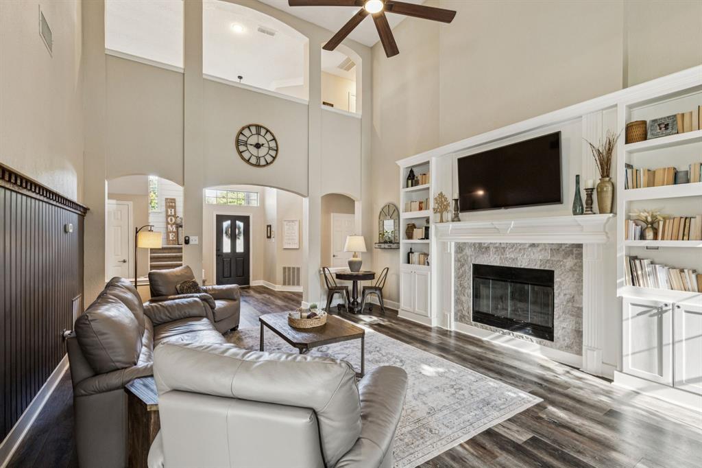 1532 Edinburgh Lane