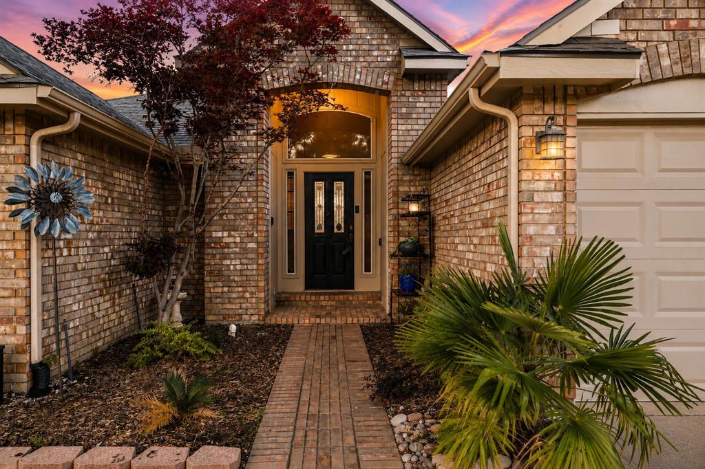 2916 Shadow Oak Court