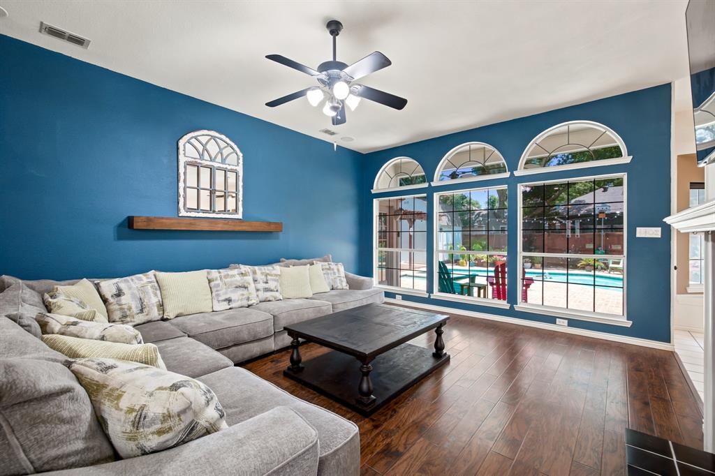 2916 Shadow Oak Court