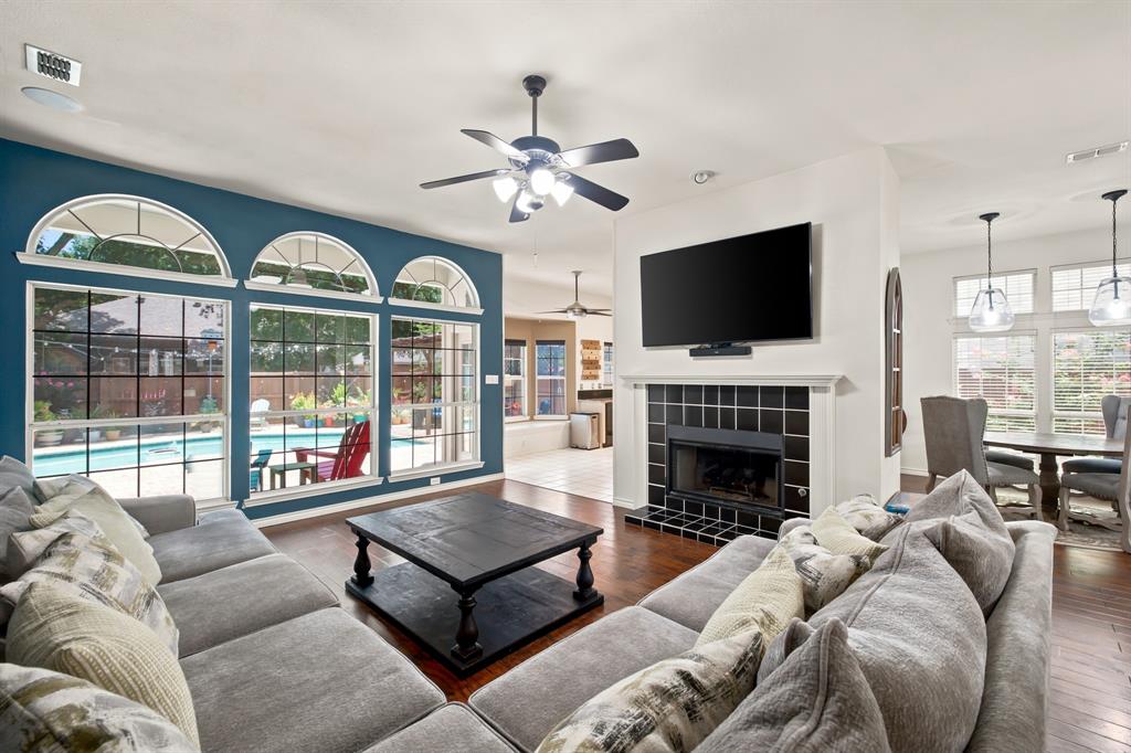 2916 Shadow Oak Court