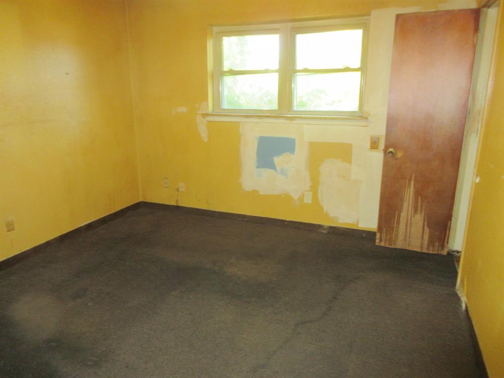 126 N Greenbrook Loop